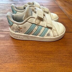 Adidas x Disney Frozen Olaf Toddler Sneakers – Size 7 – Good Condition